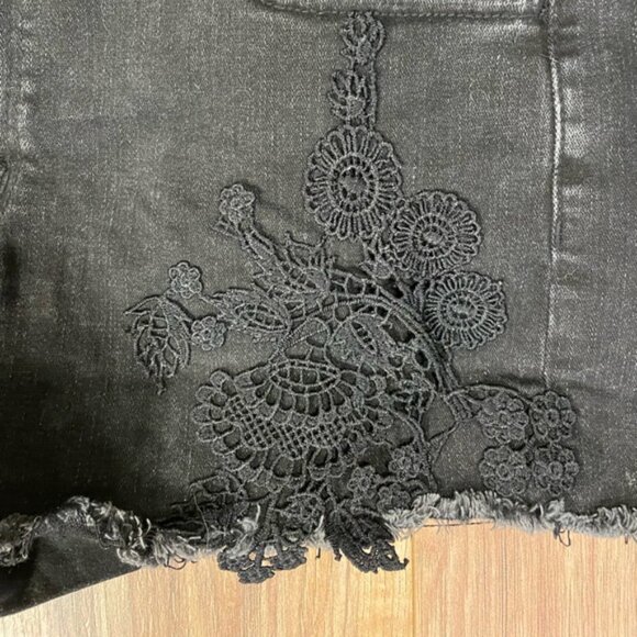 American Eagle Hi-Rise "shortie" black lace shorts size 14 - Picture 5 of 7